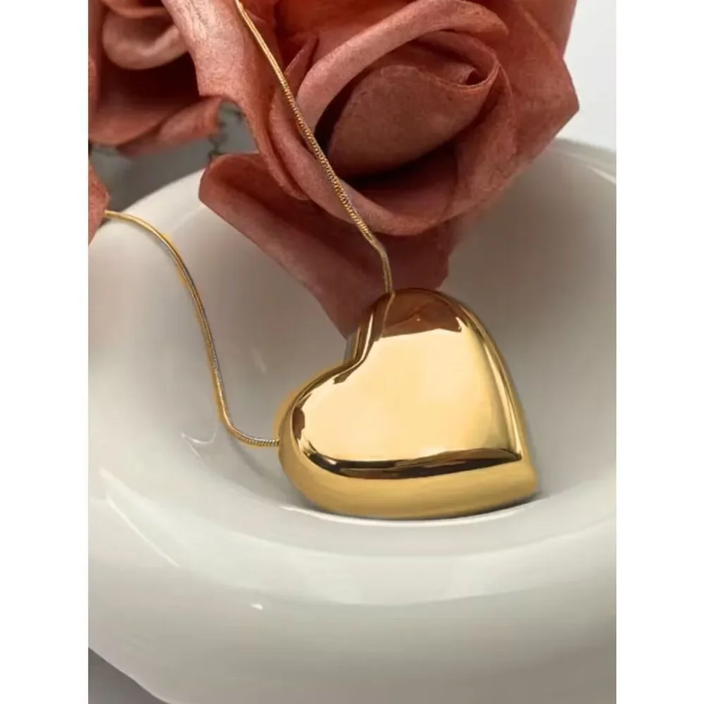 Minimalist 3D Heart Pendant Necklace 18k Ion-Plated Stainless Steel Snake Chain